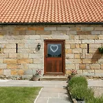 Mortar Barn Nyaraló *